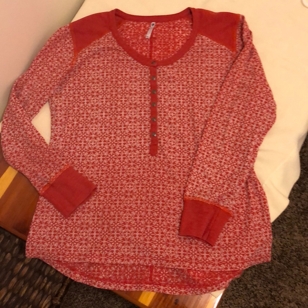 Kuhl woman’s long sleeve top.